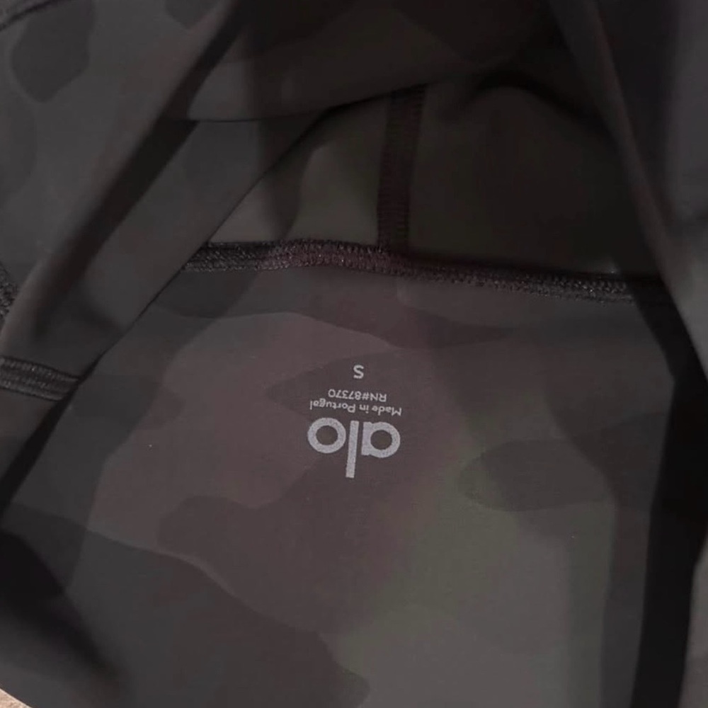 ALO Yoga Camouflage Black Leggings